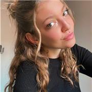 Actuellement étudiante en licence design, je vous propose des cours particuliers pour les primaires ainsi que collège